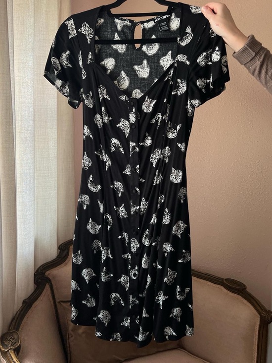 Hot Topic Dresses & Skirts - Hot Topic Black Cat Print Button-Front Dress